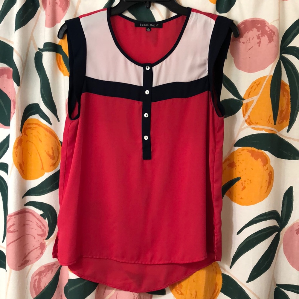 Women’s sleeveless blouse